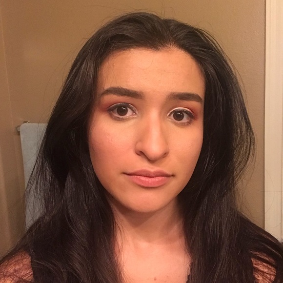 Meet your Posher, Araceli - Picture 1 of 1